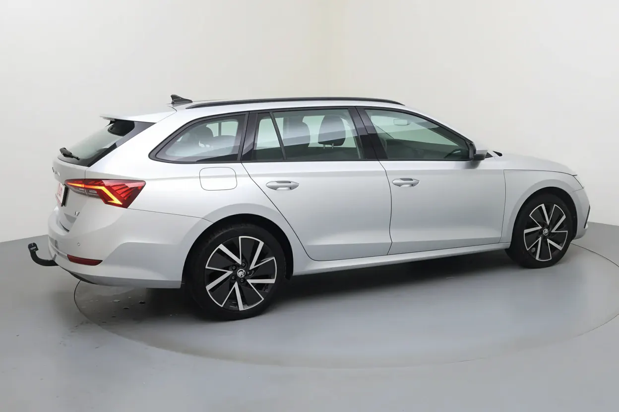 Skoda Octavia Combi Strasbourg vue 3 Skoda Octavia Combi en leasing sans apport à Strasbourg — vue 3
