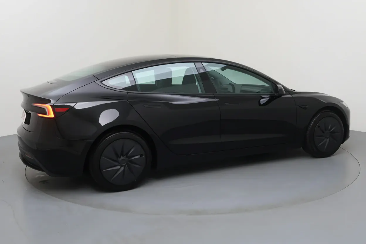 Tesla Model 3 Strasbourg vue 3 Tesla Model 3 en leasing sans apport à Strasbourg — vue 3